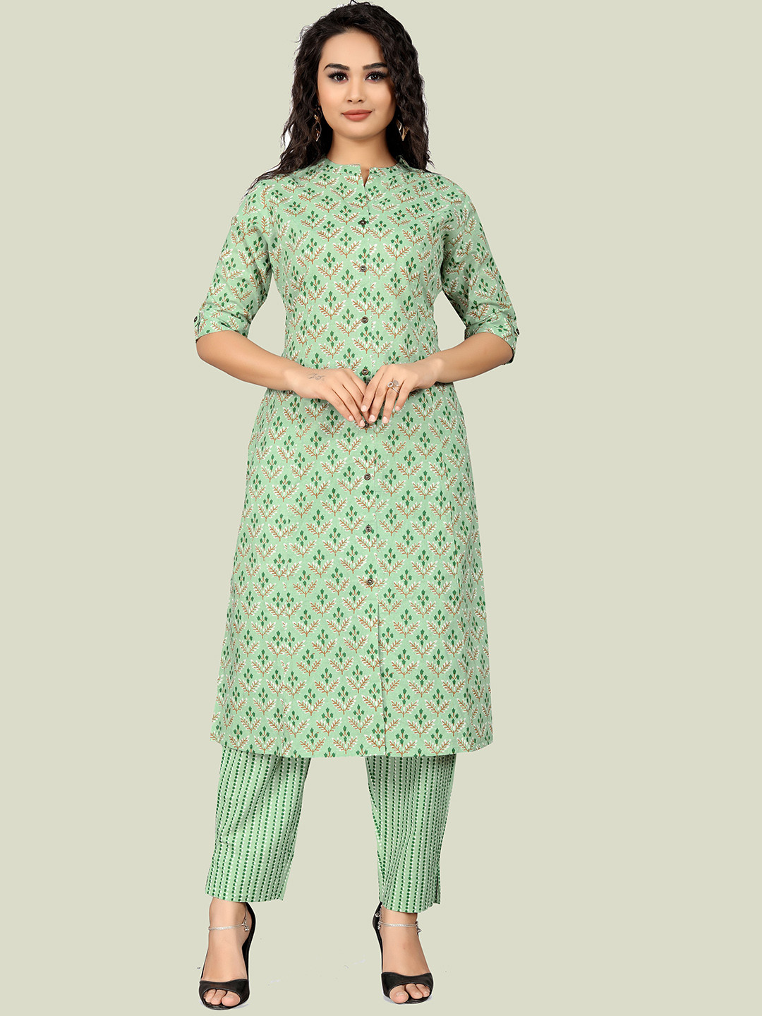 

Mitera Floral Printed Regular Pure Cotton Kurta with Trousers, Green
