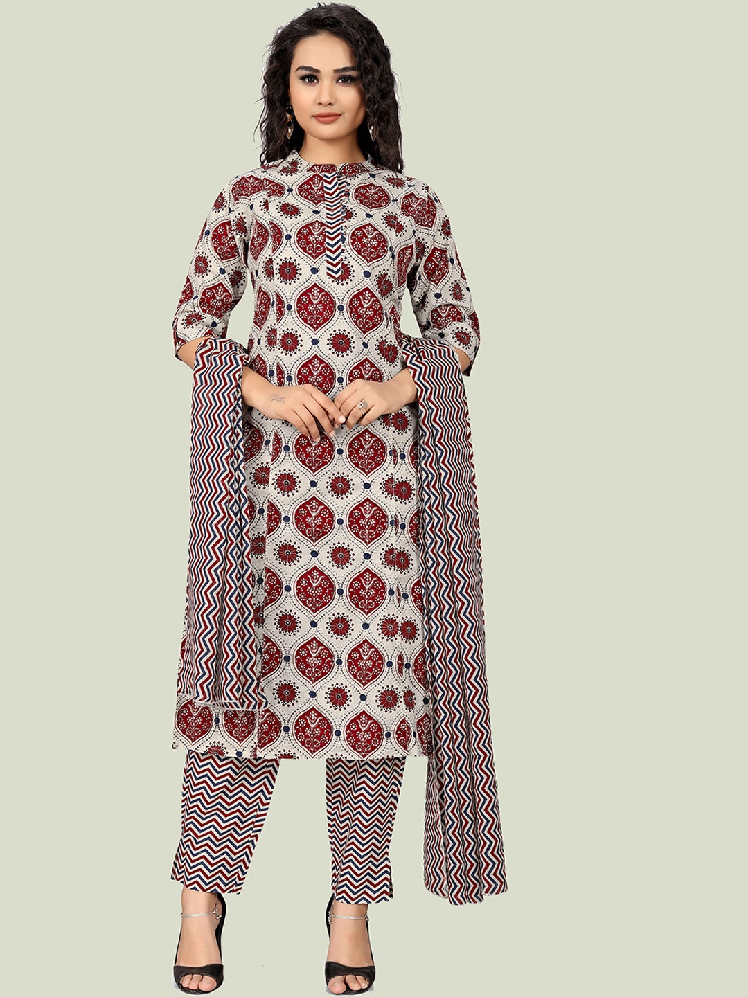 

Mitera Ethnic Motifs Printed Regular Pure Cotton Kurta with Trousers & Dupatta, Maroon