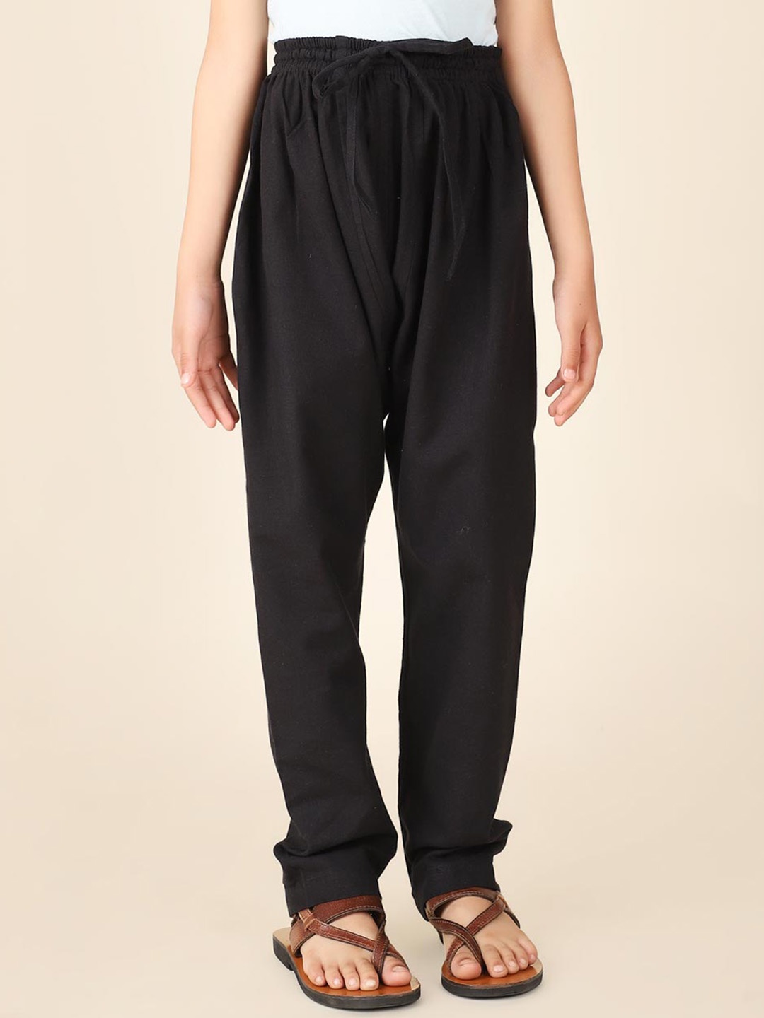

Fabindia Boys Mid Rise Cotton Pyjamas, Black