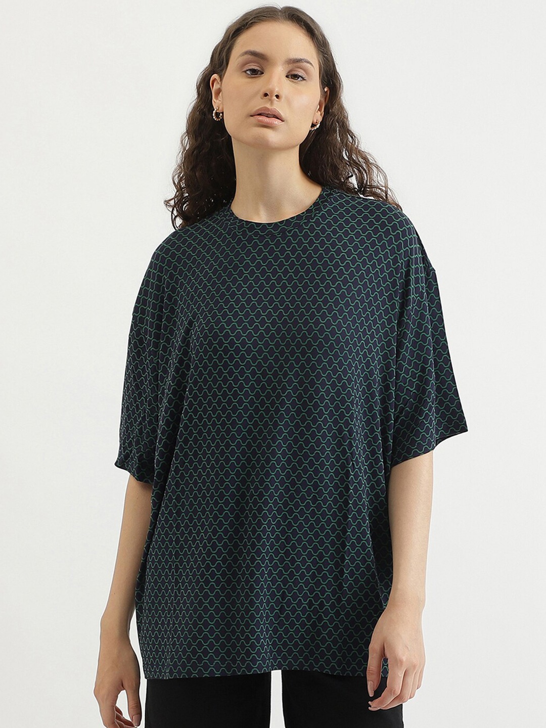 

United Colors of Benetton Printed Round Neck Longline T-shirt, Navy blue