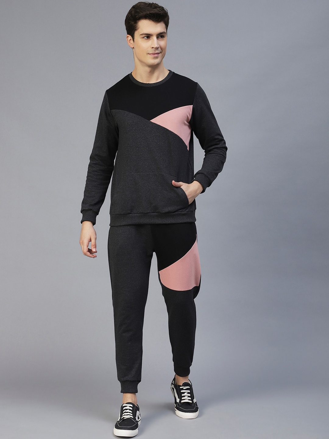 

Rigo Men Colourblocked Cotton Tracksuit, Charcoal