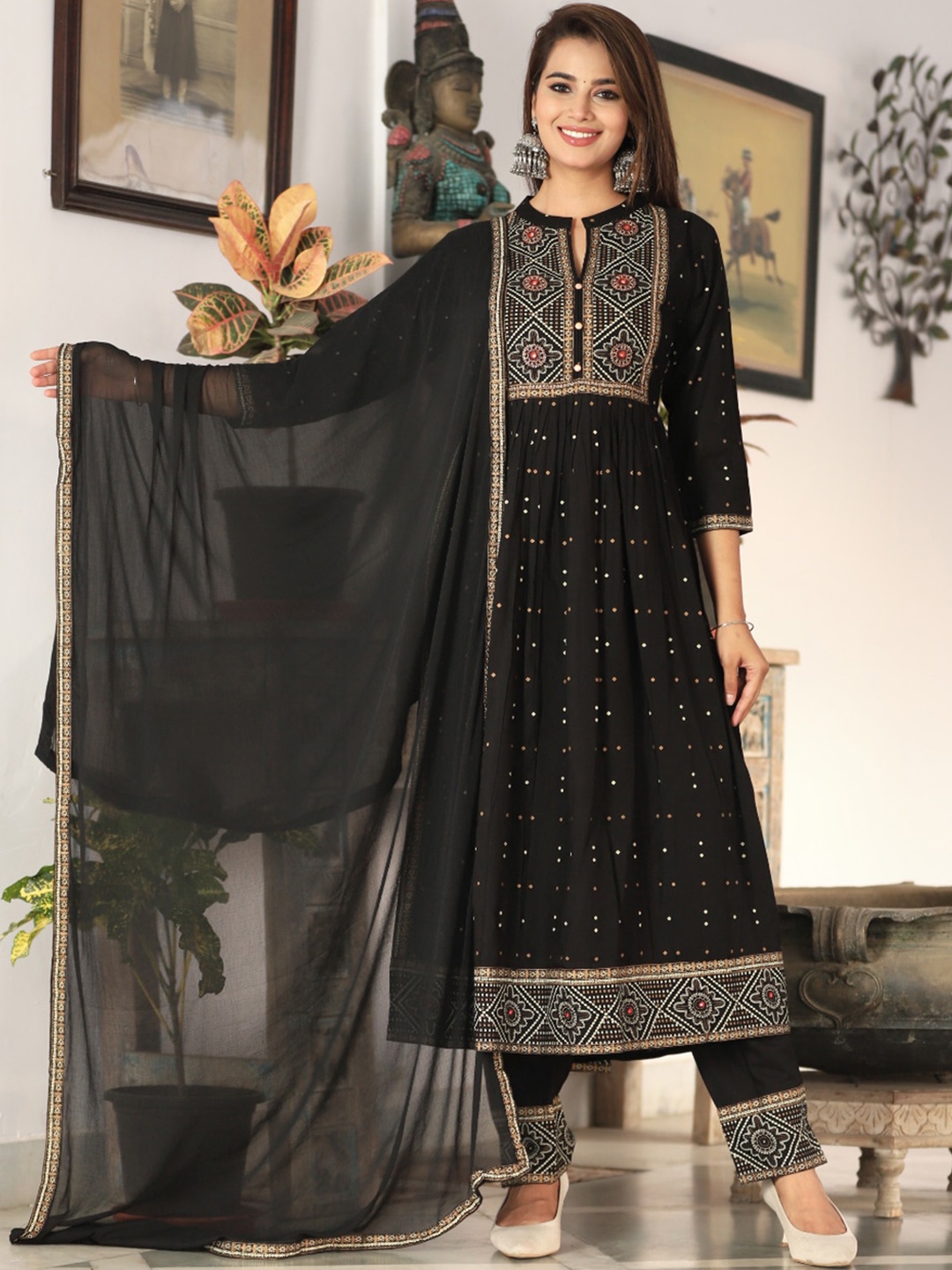 

HIGHLIGHT FASHION EXPORT Bandhani Printed Regular Kurta With Trousers & Dupatta, Black