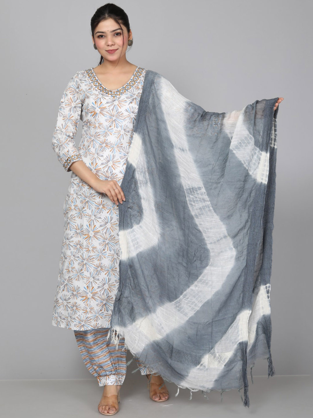 

HIGHLIGHT FASHION EXPORT Floral Printed Pure Cotton Straight Kurta & Salwar With Dupatta, White