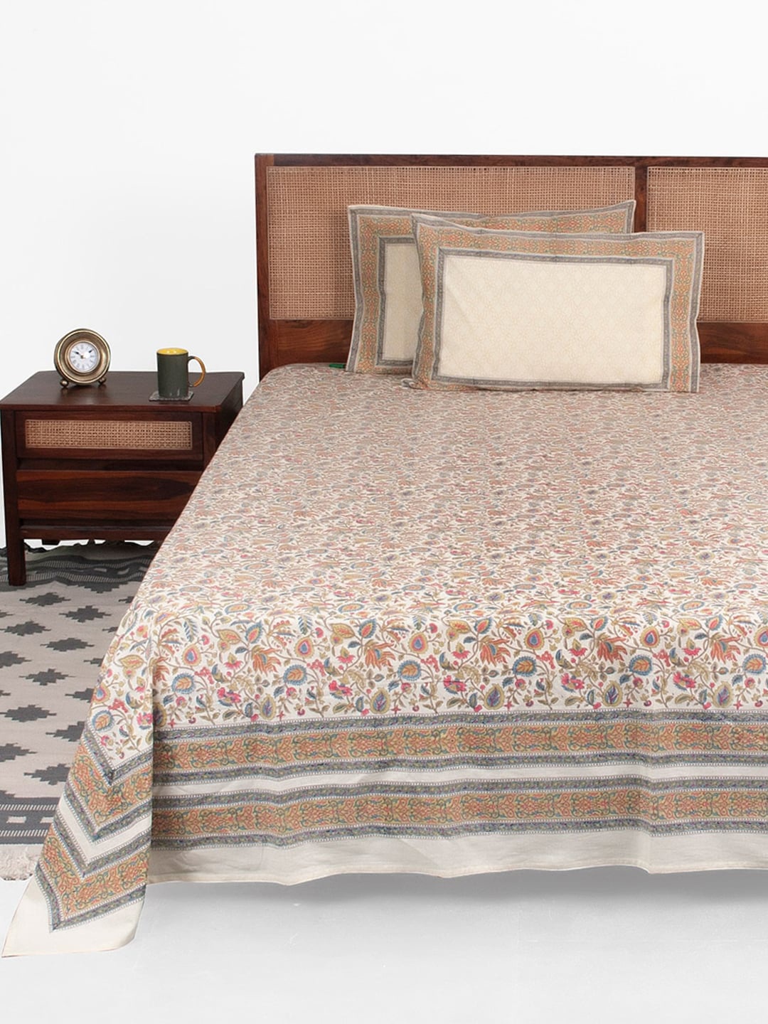 

Fabindia Green & Brown Floral-Printed Cotton Single Bed Cover