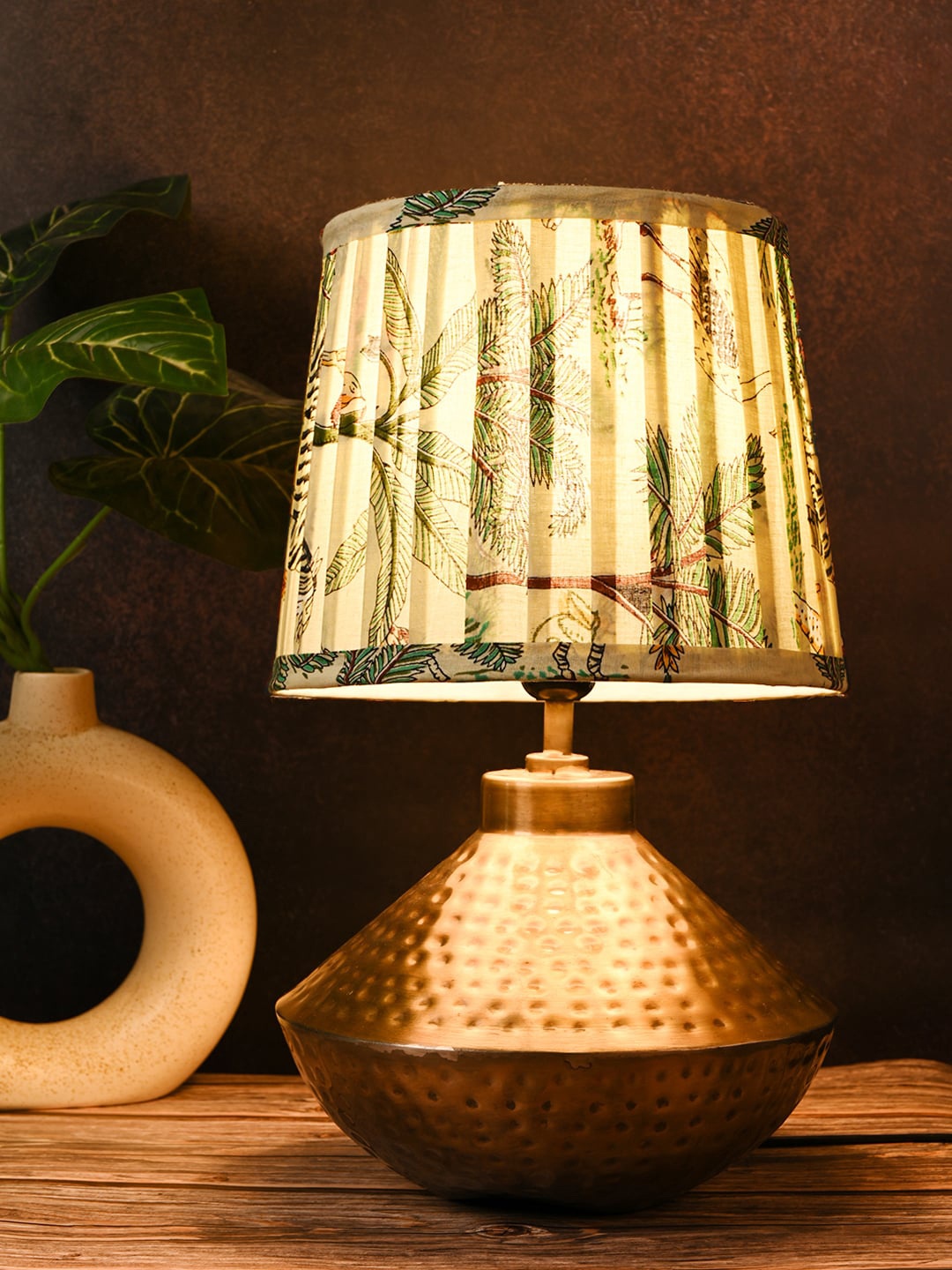 

green girgit Yellow Floral Printed Pleated Frustum Shape Table Lamp