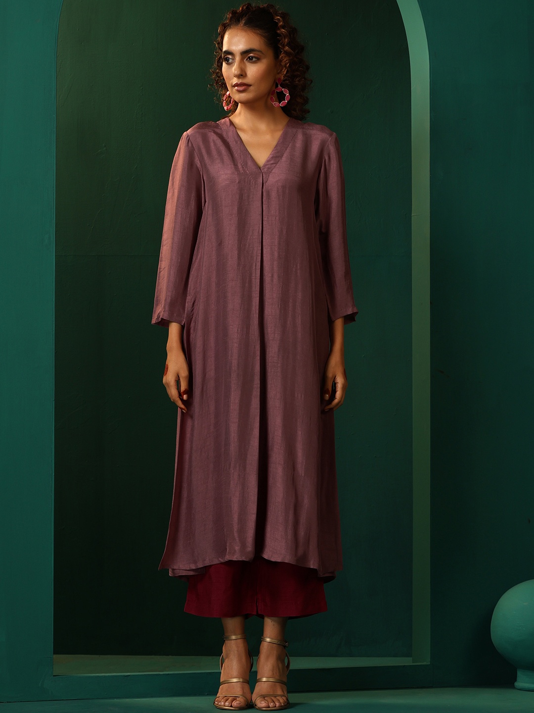 

trueBrowns V-Neck Regular A-Line Kurta with Palazzos, Mauve