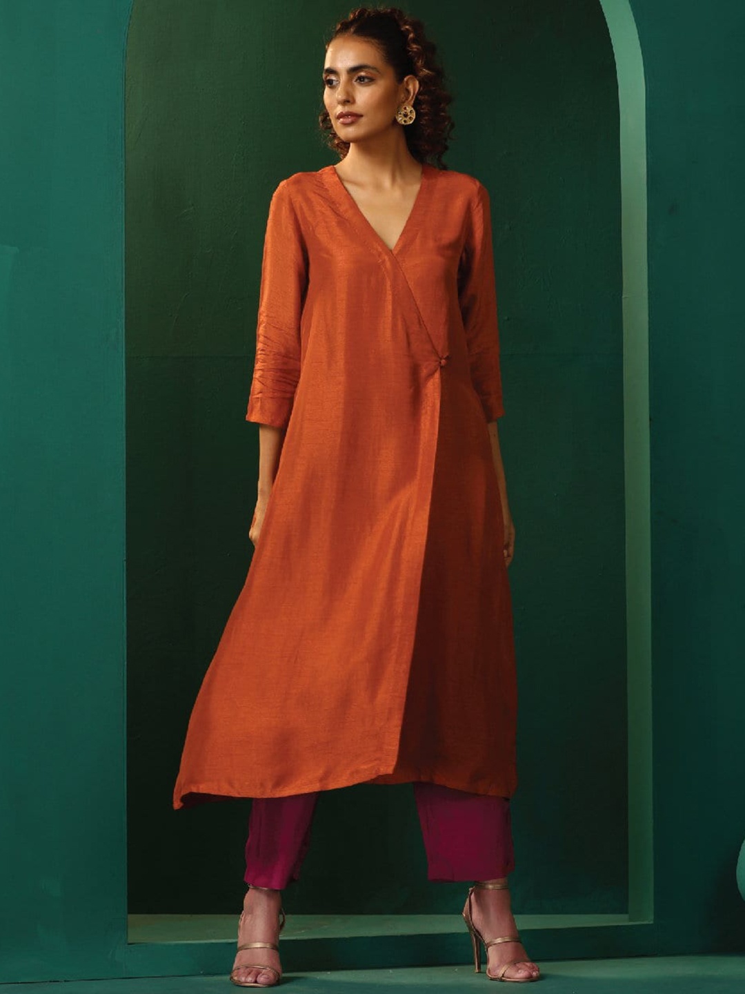 

trueBrowns V-Neck Angrakha A-Line Kurta with Trousers, Rust