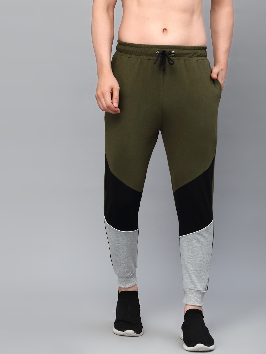

Rigo Men Colourblocked Cut & Sew Regualr Fit Joggers, Green