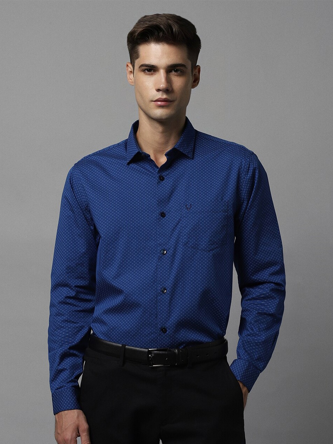 

Allen Solly Slim Fit Micro Ditsy Printed Pure Cotton Formal Shirt, Blue