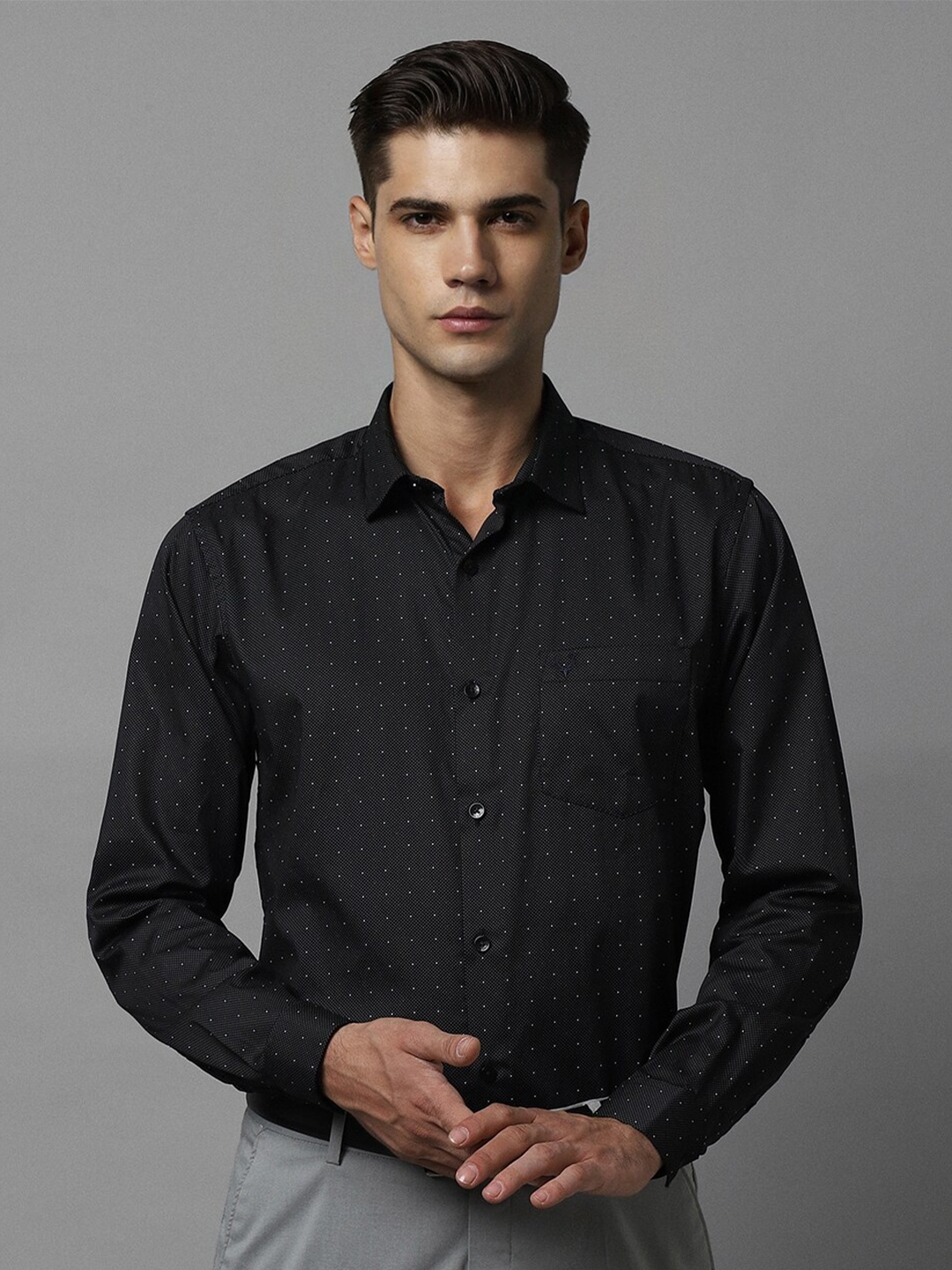 

Allen Solly Slim Fit Polka Dot Printed Pure Cotton Formal Shirt, Black