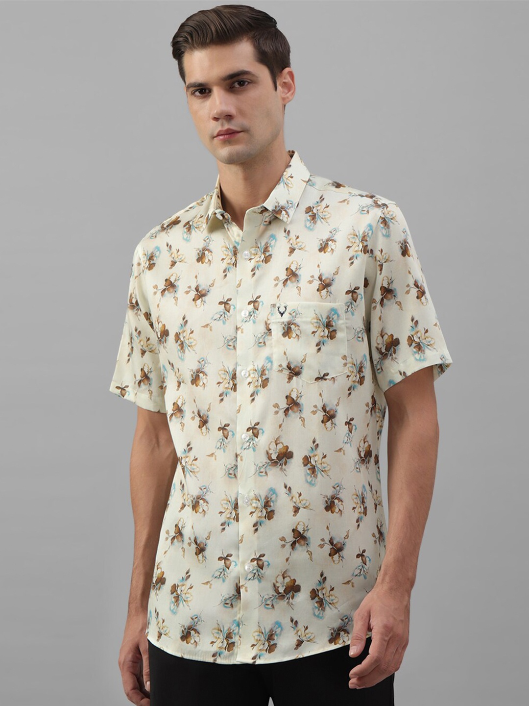 

Allen Solly Slim Fit Floral Floral Printed Casual Pure Cotton Shirt, Cream