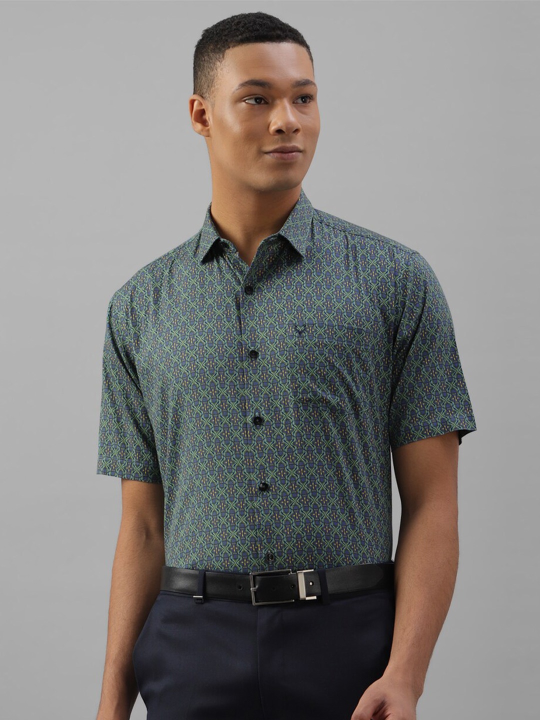 

Allen Solly Slim Fit Floral Opaque Printed Formal Shirt, Green