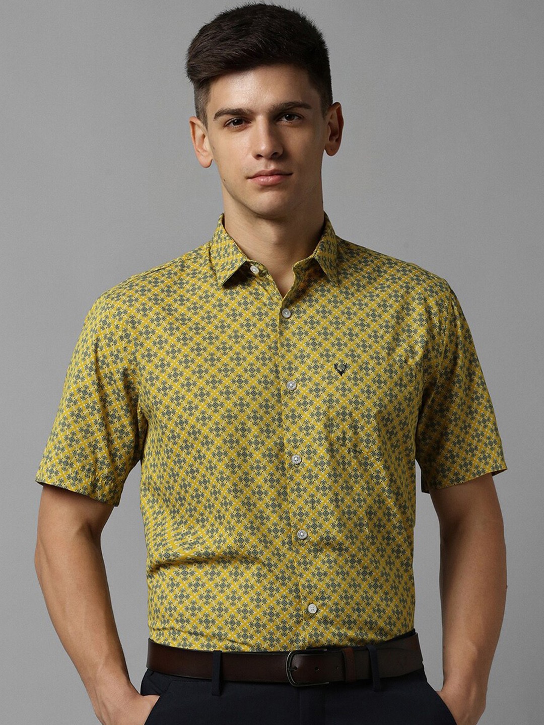 

Allen Solly Slim Fit Floral Opaque Printed Formal Shirt, Yellow