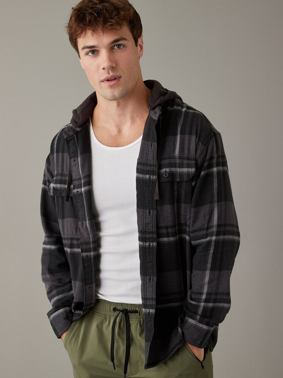 

AMERICAN EAGLE OUTFITTERS Tartan Checks Spread Collar Long Sleeve Cotton Casual Shirt, Black