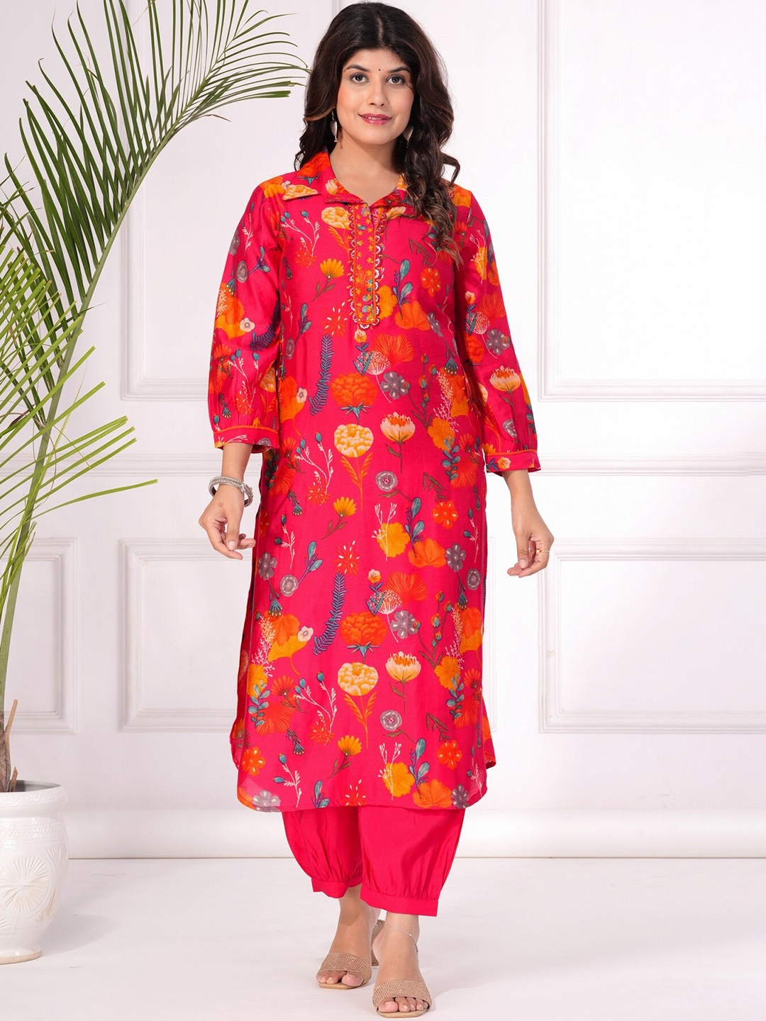 

EtnicaWear Floral Printed Regular Kurta With Salwar, Pink