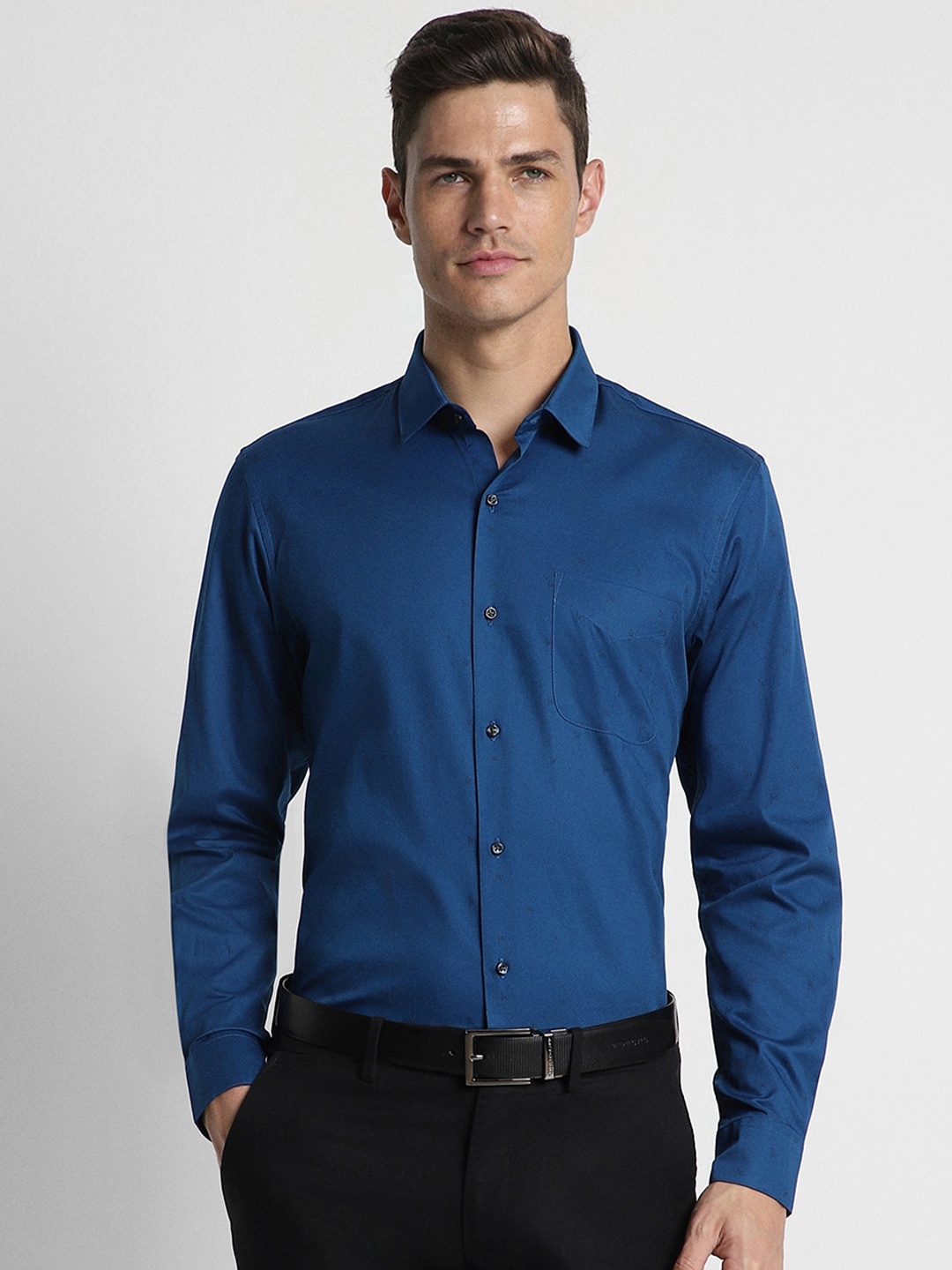 

Peter England Slim Fit Pure Cotton Formal Shirt, Blue