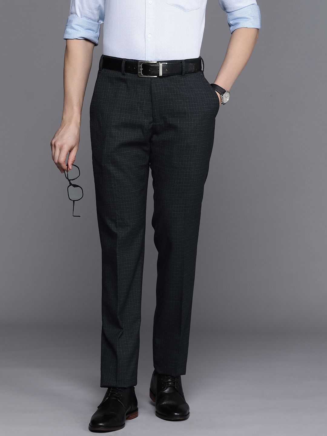 

Raymond Men Checked Slim Fit Formal Trousers, Navy blue