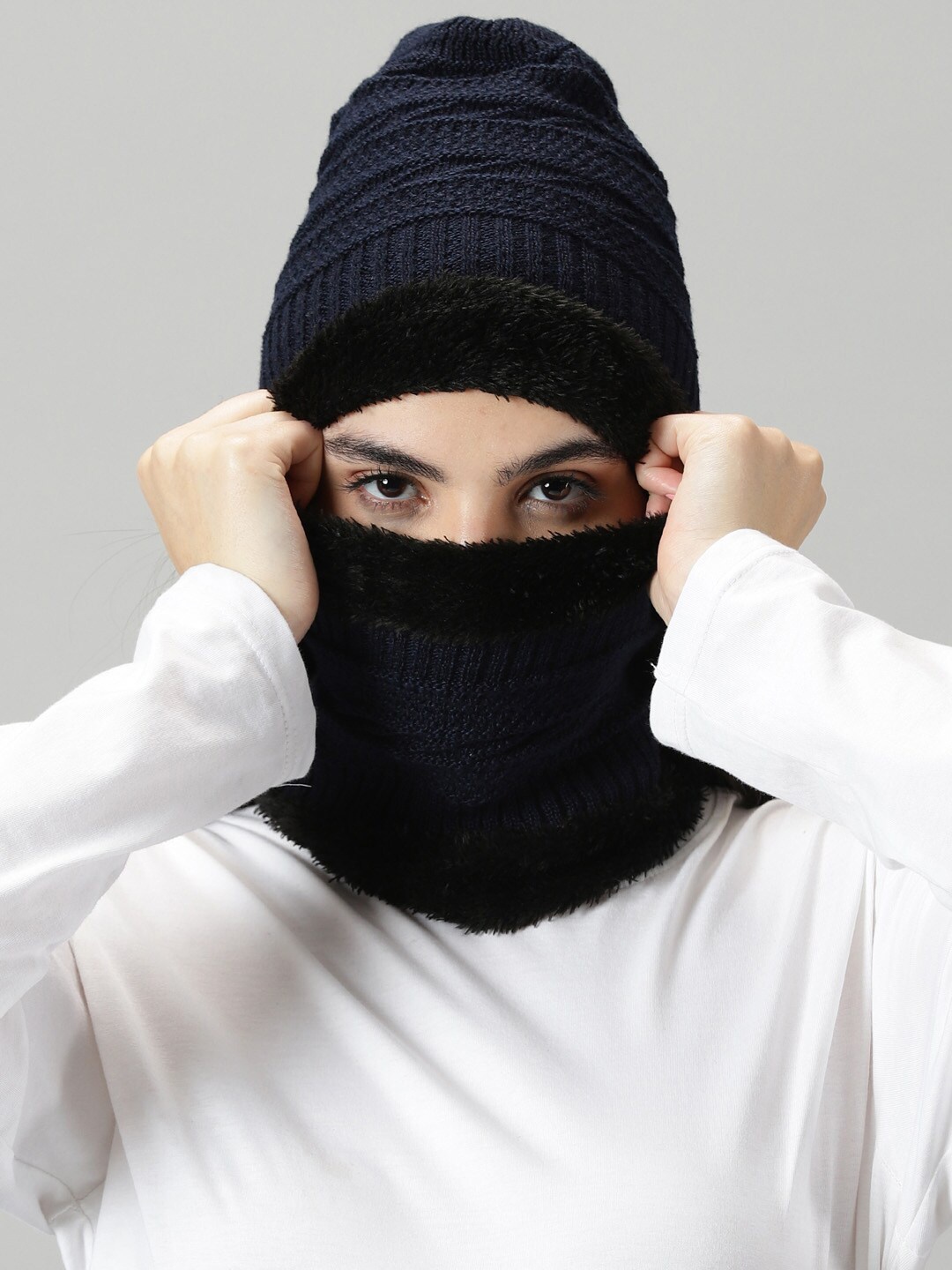 

Rodzen Women Woollen Beanie, Navy blue