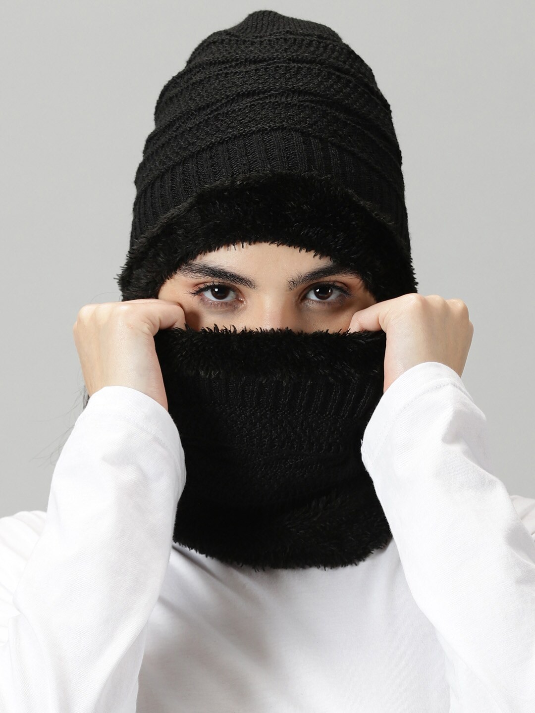 

Rodzen Self Design Woollen Balaclava, Black