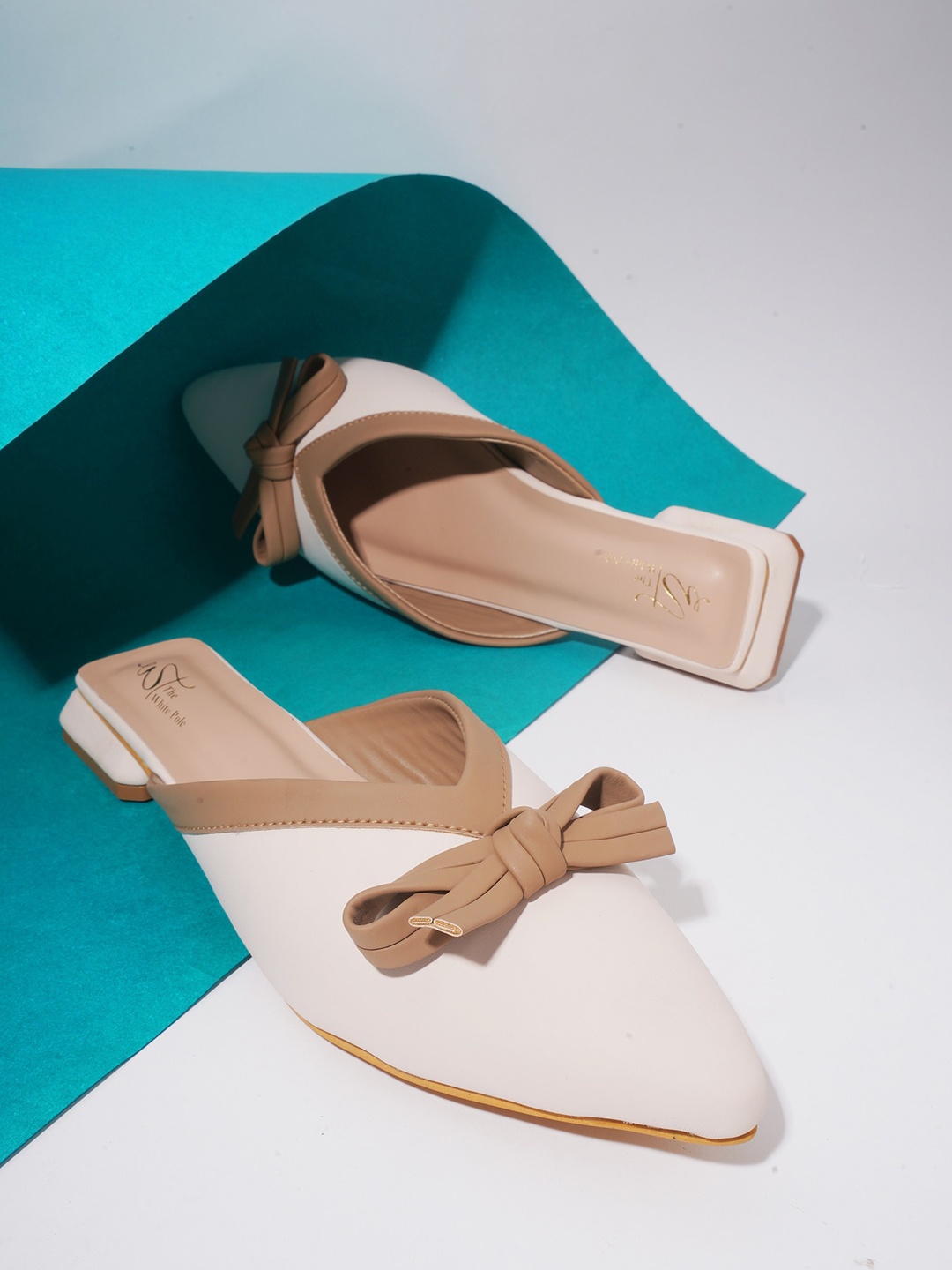 

THE WHITE POLE Bow Detailed Block Mules, Cream