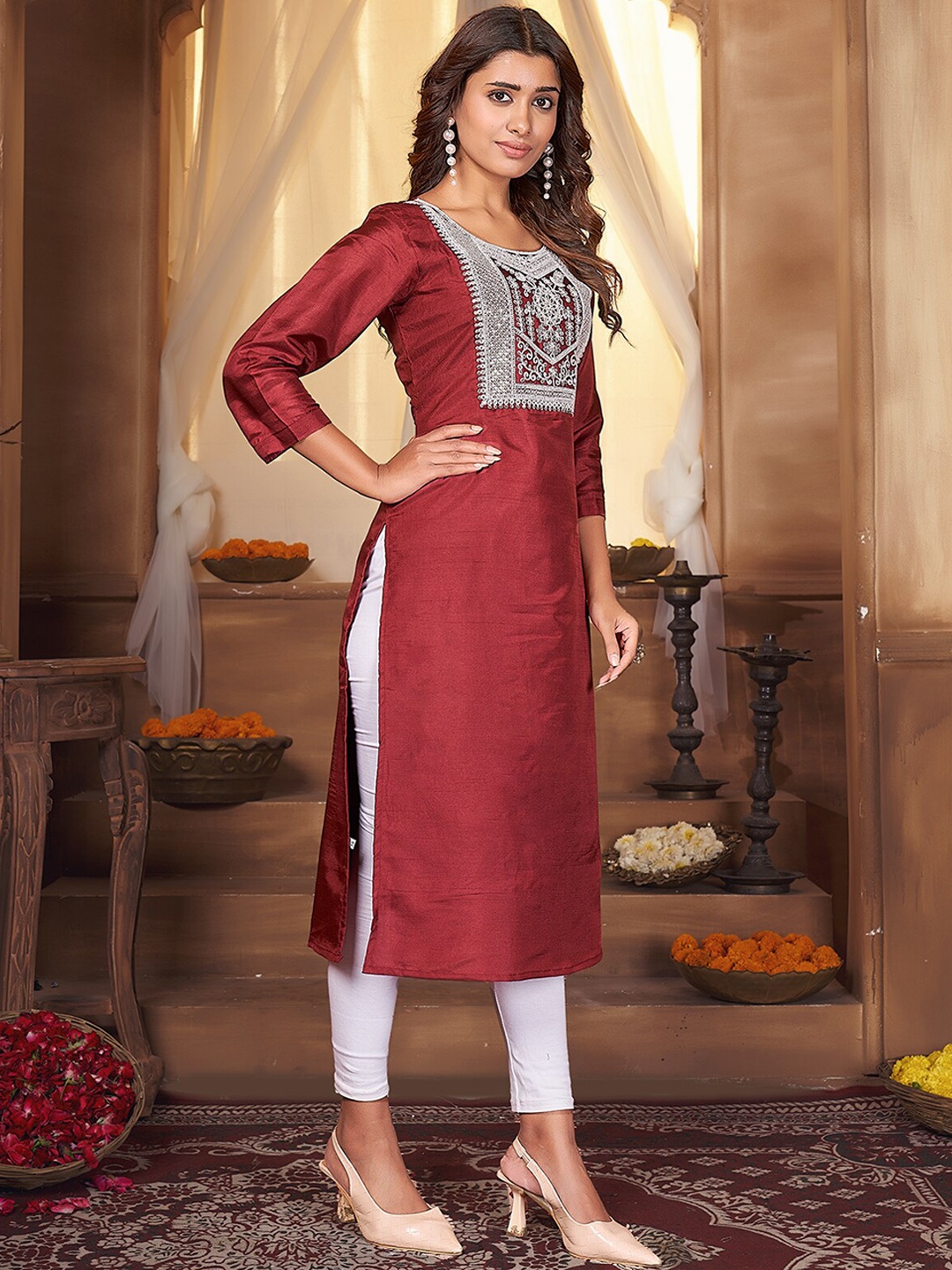 

Anubhutee Ethnic Motifs Yoke Design Silk Straight Kurta, Maroon