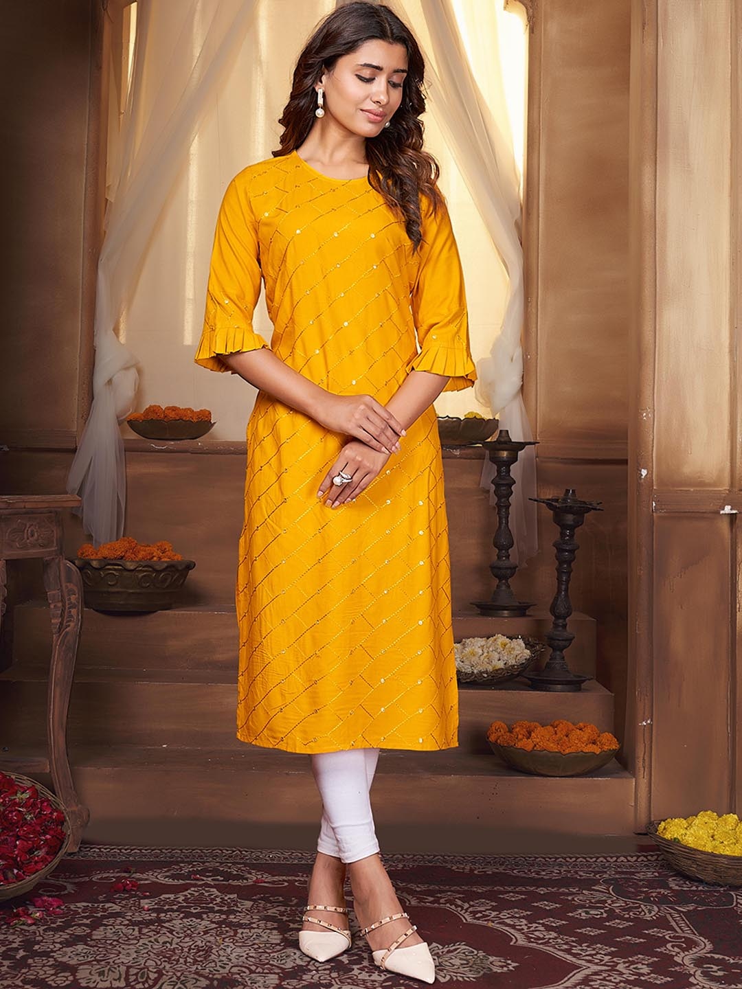 

Anubhutee Geometric Embroidered Mirror Work Straight Kurta, Yellow