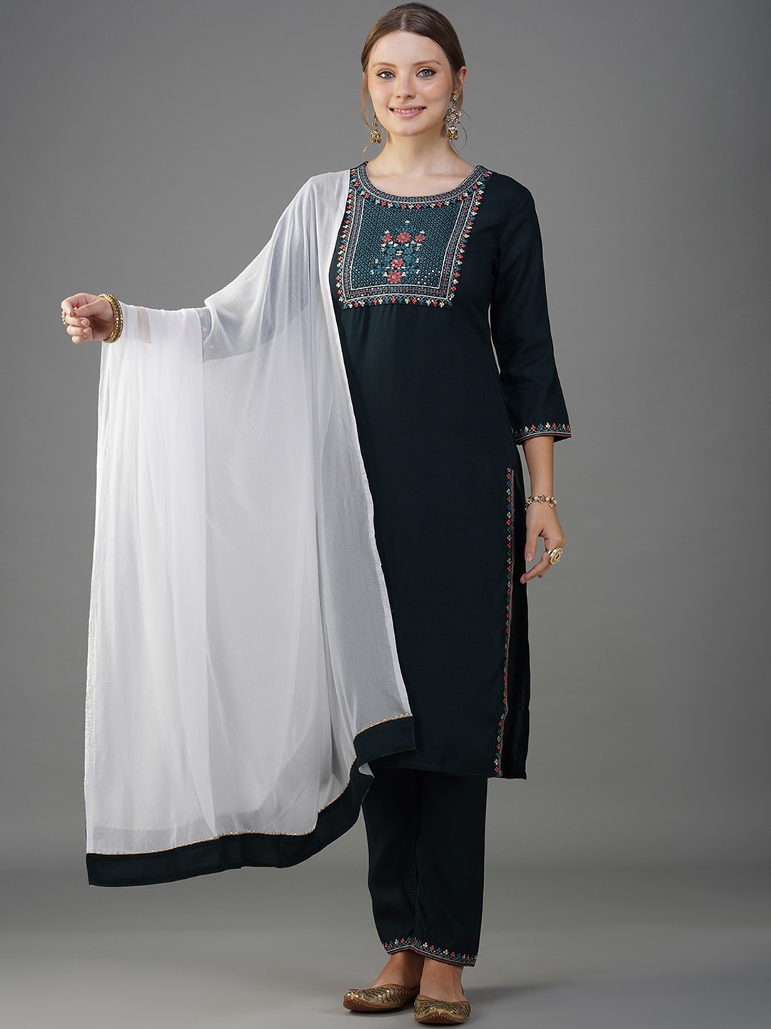 

METRO-FASHION Ethnic Motifs Embroidered Yoke Design Regular Kurta With Trousers & Dupatta, Green