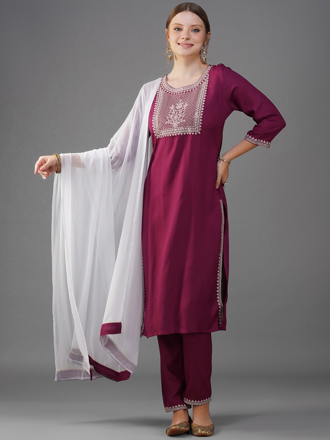

METRO-FASHION Ethnic Motifs Yoke Design Kurta With Trousers & Dupatta, Maroon