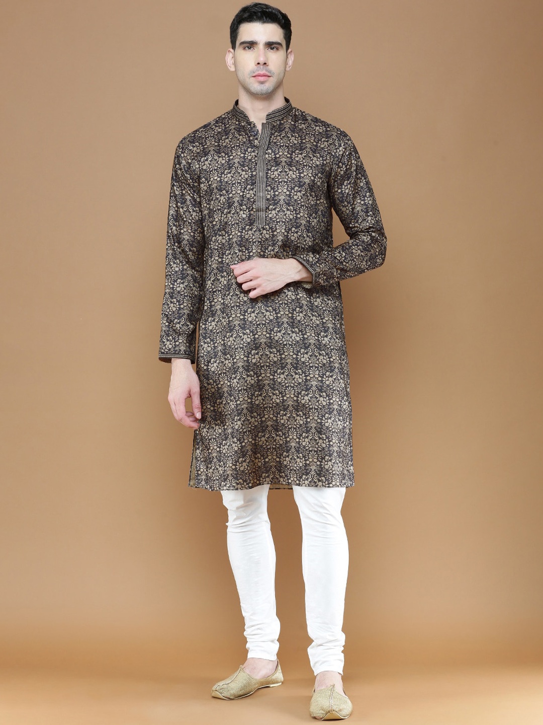 

Sanwara Floral Printed Regular Kurta With Pyjamas, Grey