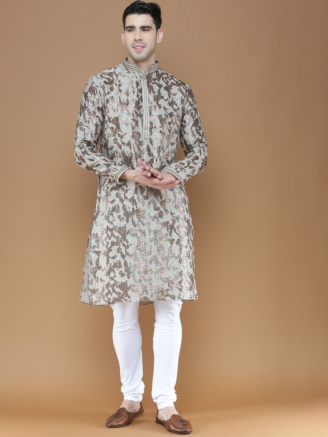 

Sanwara Abstract Printed Regular Kurta With Pyjamas, Green