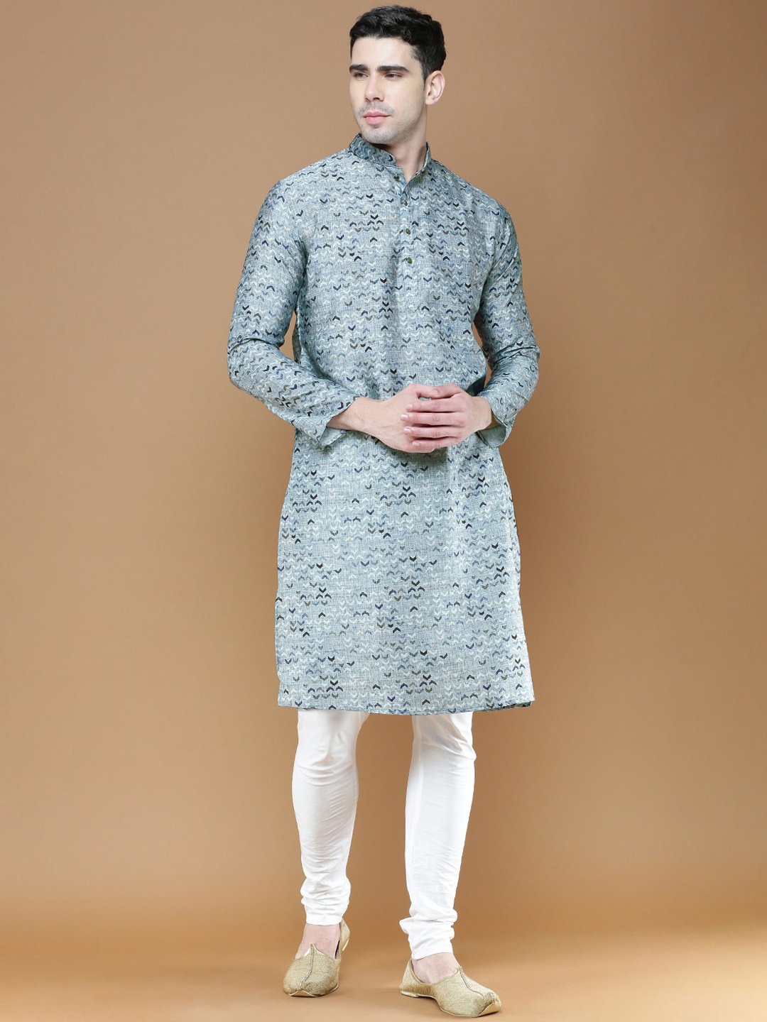 

Sanwara Geometric Printed Regular Kurta With Pyjamas, Grey