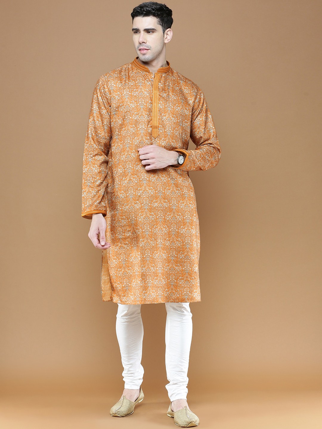 

Sanwara Floral Printed Regular Kurta With Pyjamas, Brown