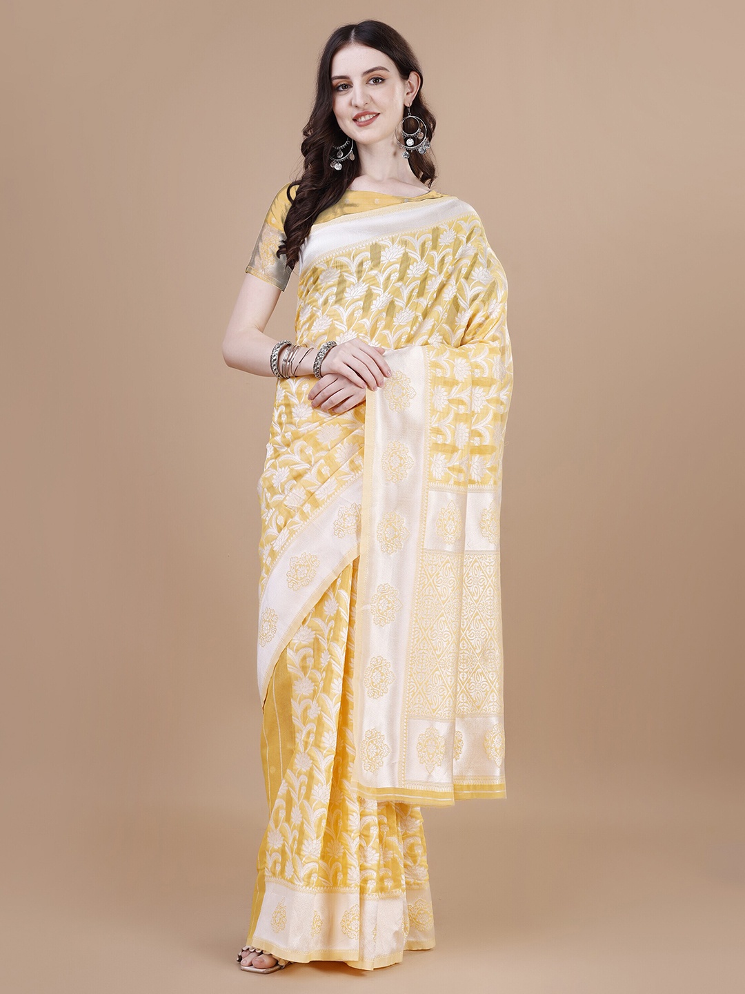 

MAGMINA Ethnic Motifs Woven Design Zari Banarasi Saree, Yellow