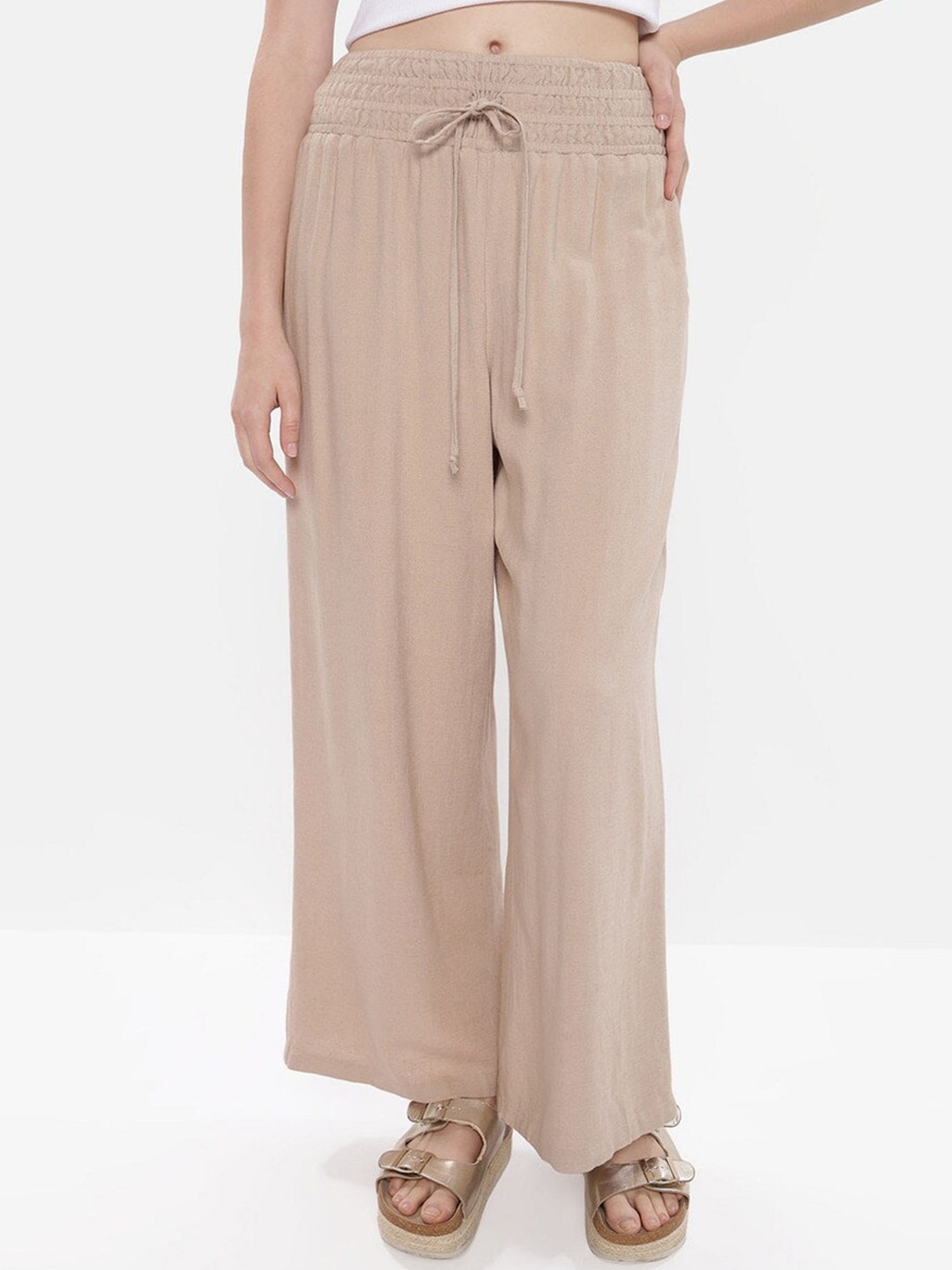 

AMERICAN EAGLE OUTFITTERS Women High-Rise Comfort Parallel Trousers, Beige
