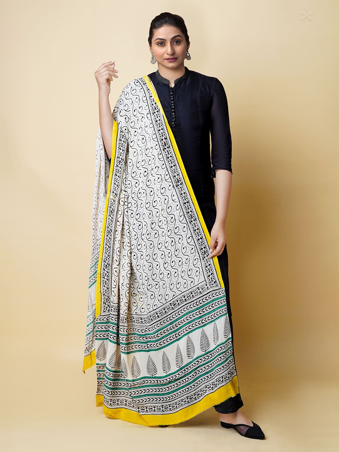 

Unnati Silks Ethnic Printed Georgette Batik Dupatta, White