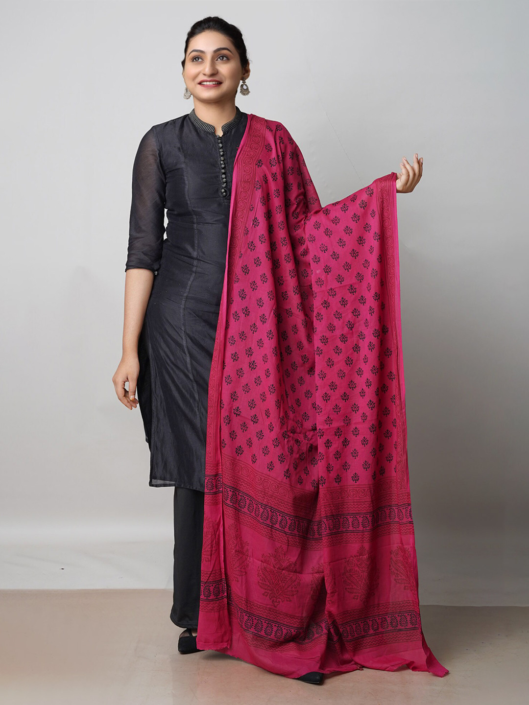 

Unnati Silks Ethnic Motifs Printed Pure Cotton Block Print Dupatta, Pink
