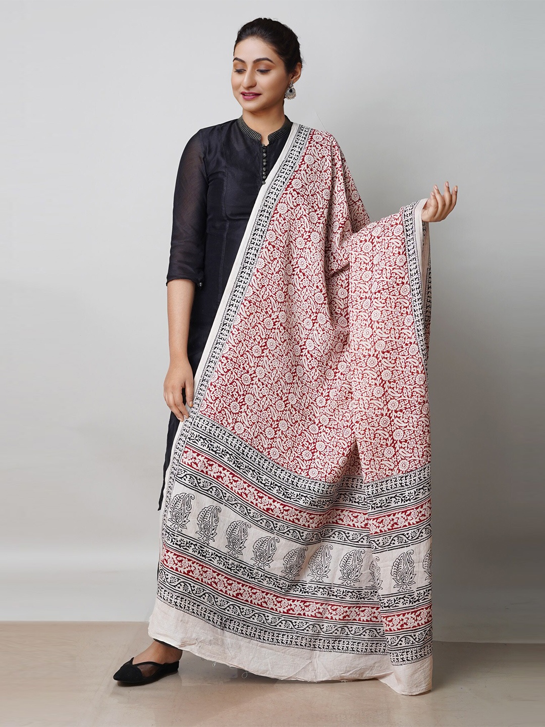 

Unnati Silks Ethnic Motifs Printed Pure Cotton Dupatta, Off white