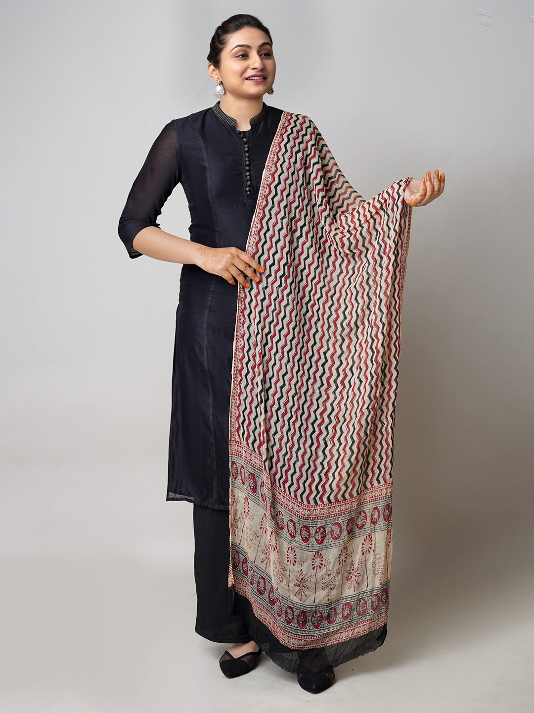 

Unnati Silks Batik Printed Chiffon Dupatta, Cream