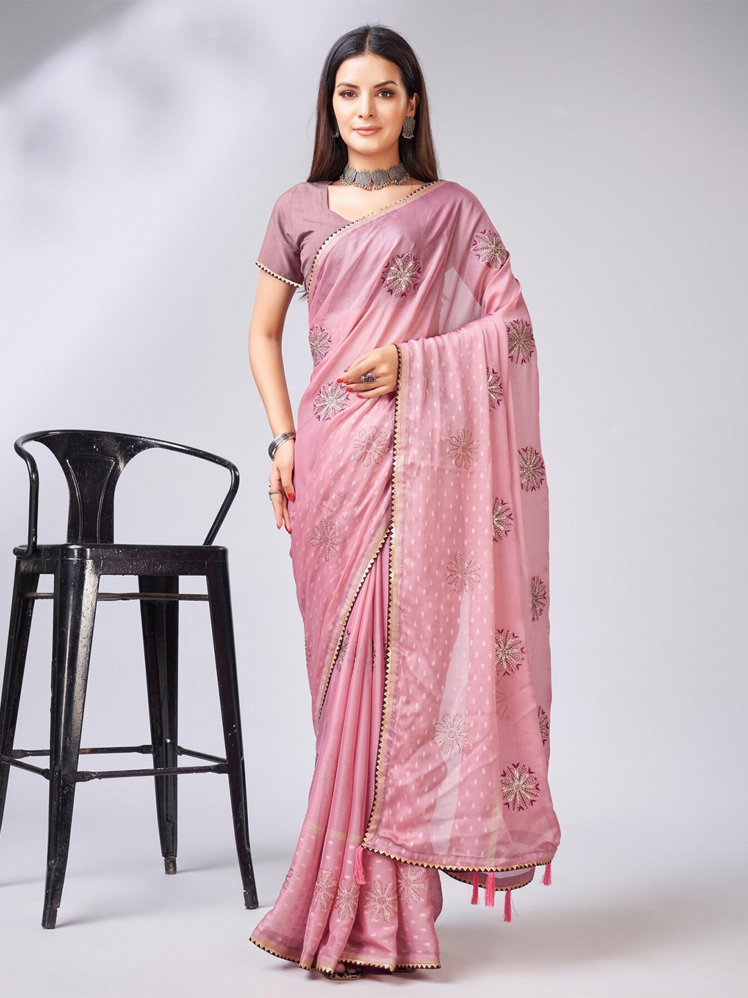 

Sweet smile Fab Ethnic Motifs Embroidered Gotta Patti Saree, Pink
