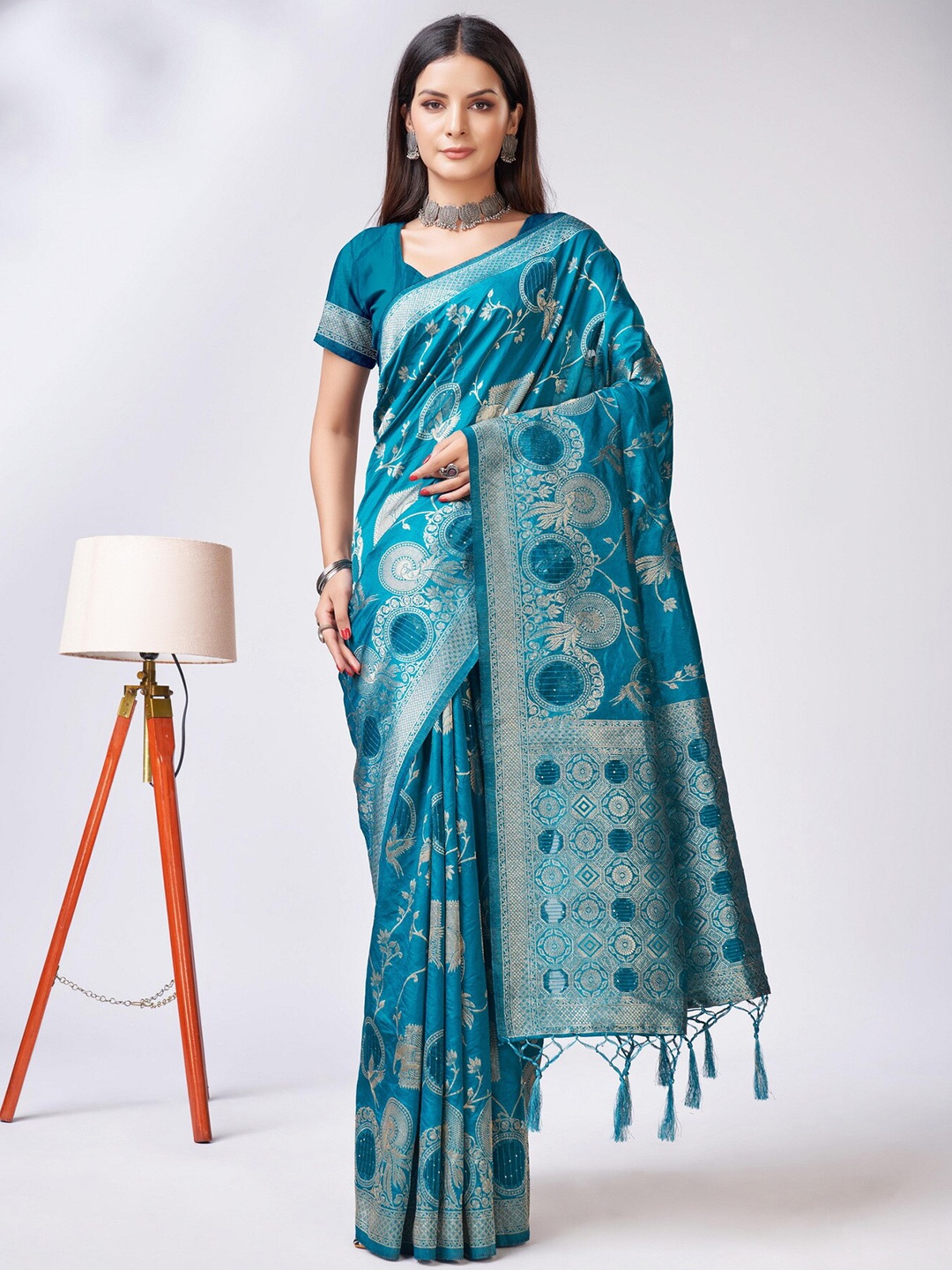 

Sweet smile Fab Woven Design Zari Art Silk Saree, Turquoise blue