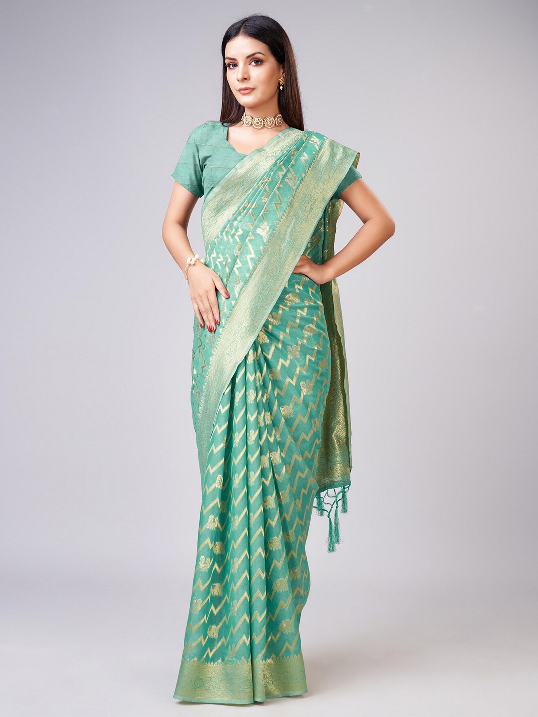

Sweet smile Fab Woven Design Zari Saree, Green