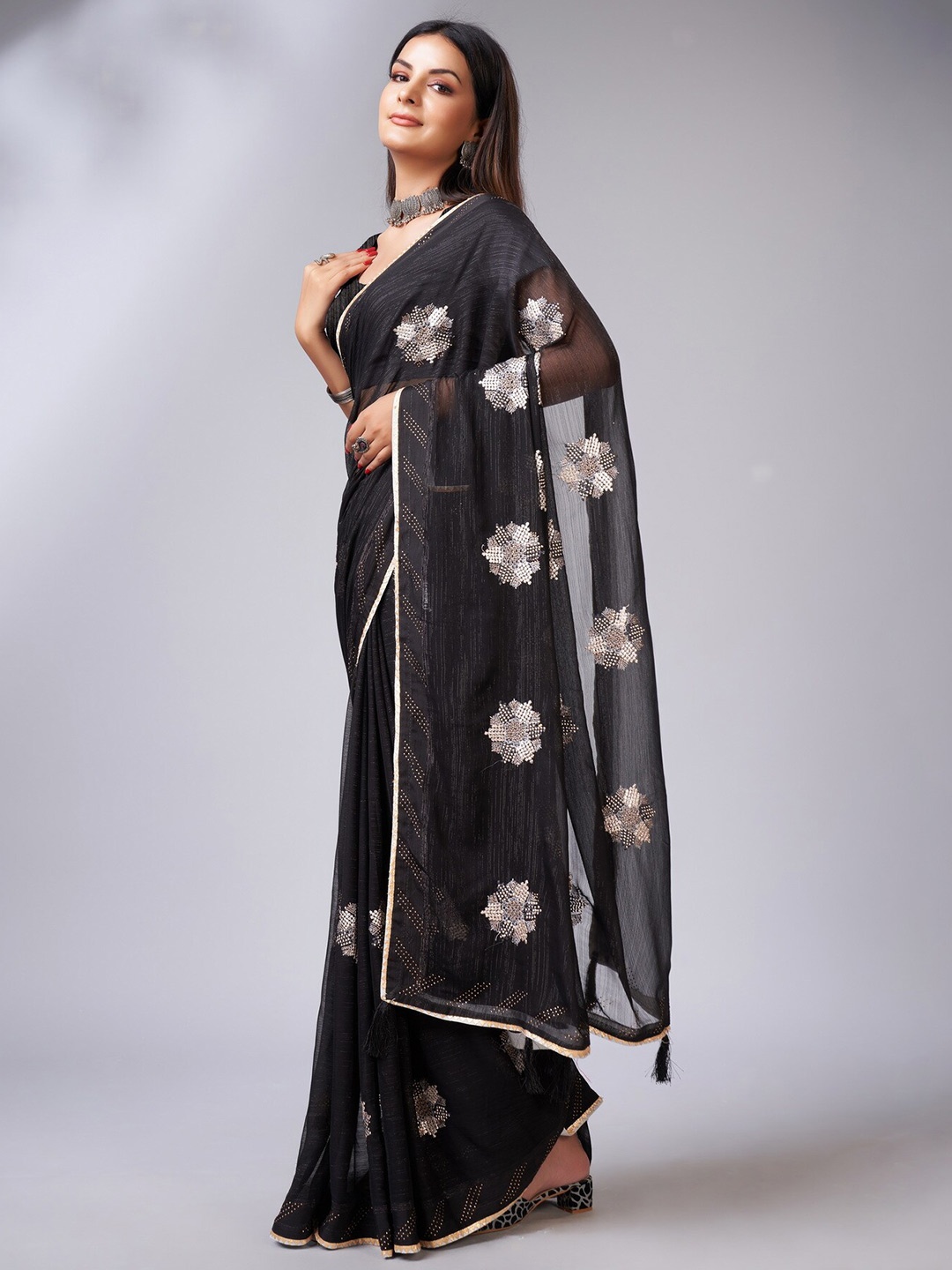 

Sweet smile Fab Ethnic Motifs Embroidered Beads & Stones Saree, Black