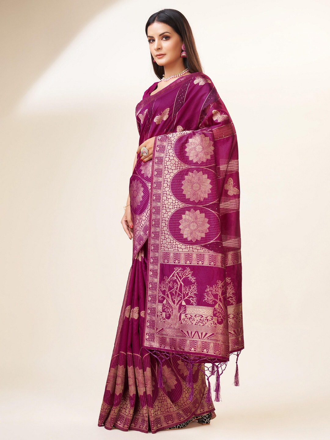 

Sweet smile Fab Floral Woven Design Zari Art Silk Saree, Burgundy