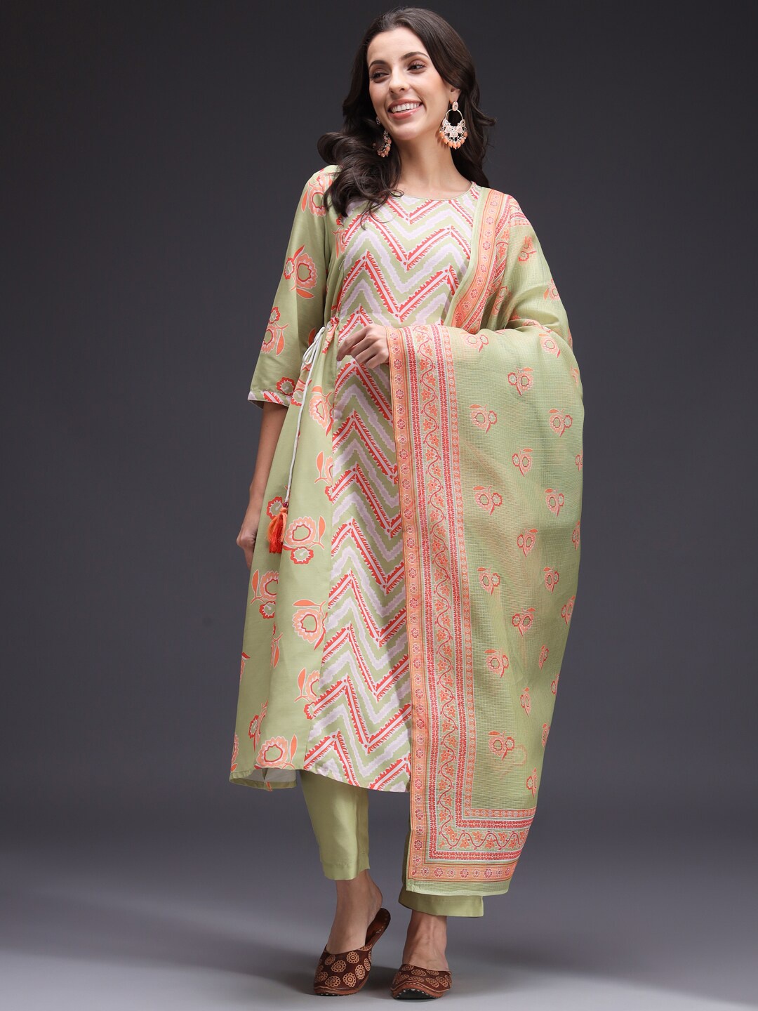 

HEEPOSH Chevron Printed Pleated A-Line Kurta With Trousers & Dupatta, Green