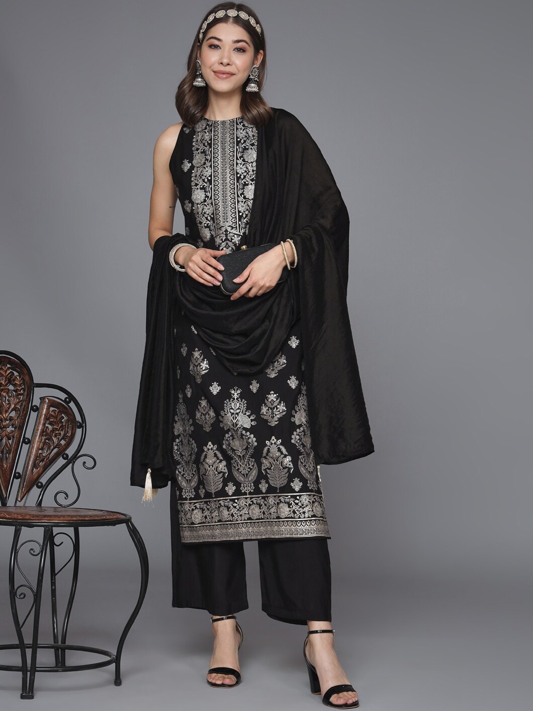 

HEEPOSH Floral Printed Sleeveless Kurta With Trousers & Dupatta, Black