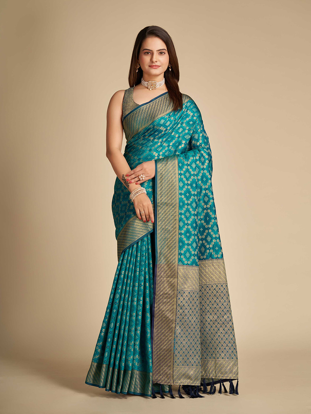 

Mitera Blue & Gold-Toned Ethnic Motifs Woven Design Zari Patola Saree