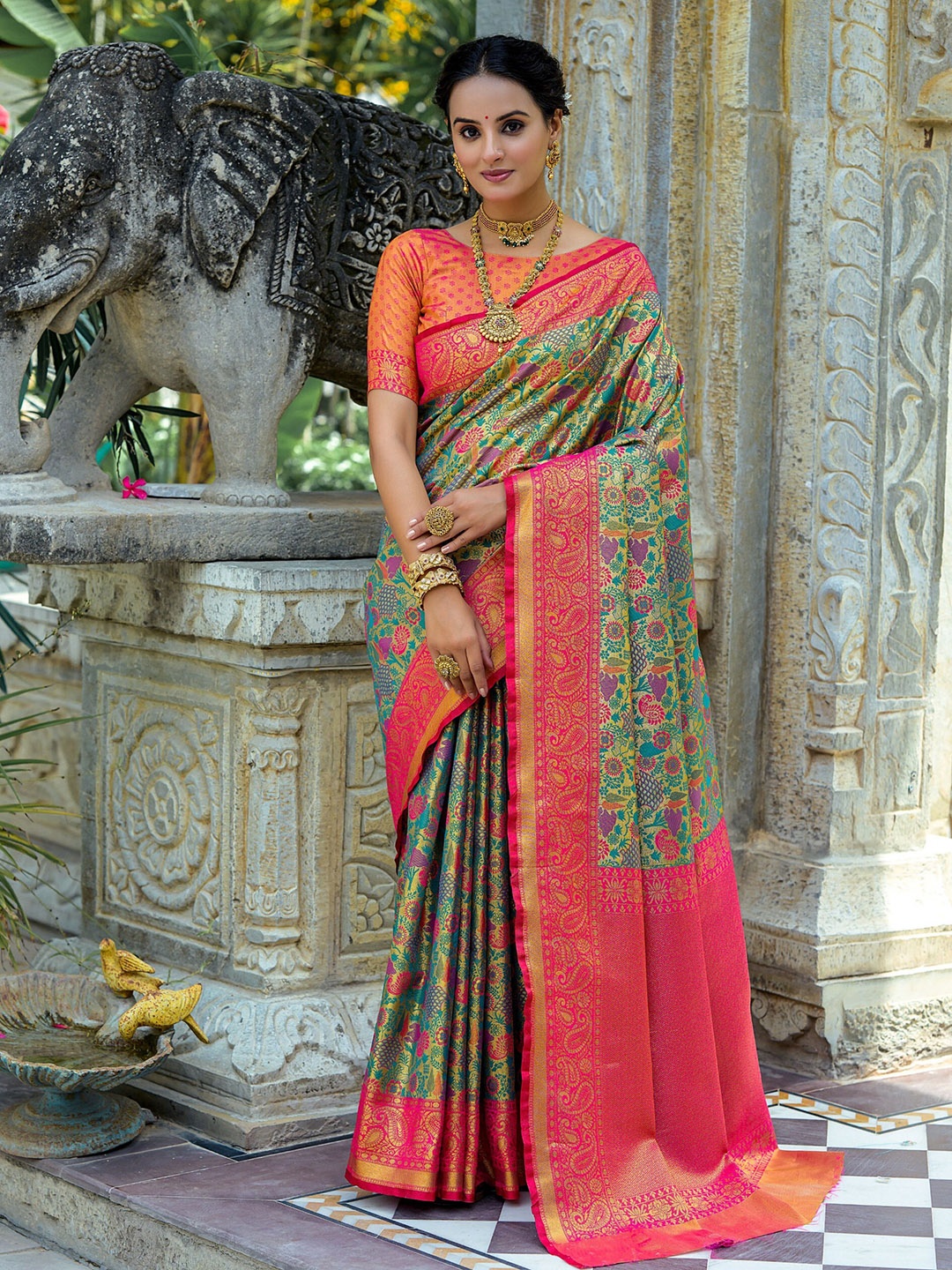 

VISHNU WEAVES Ethnic Motifs Woven Design Zari Pure Silk Kanjeevaram Saree, Olive