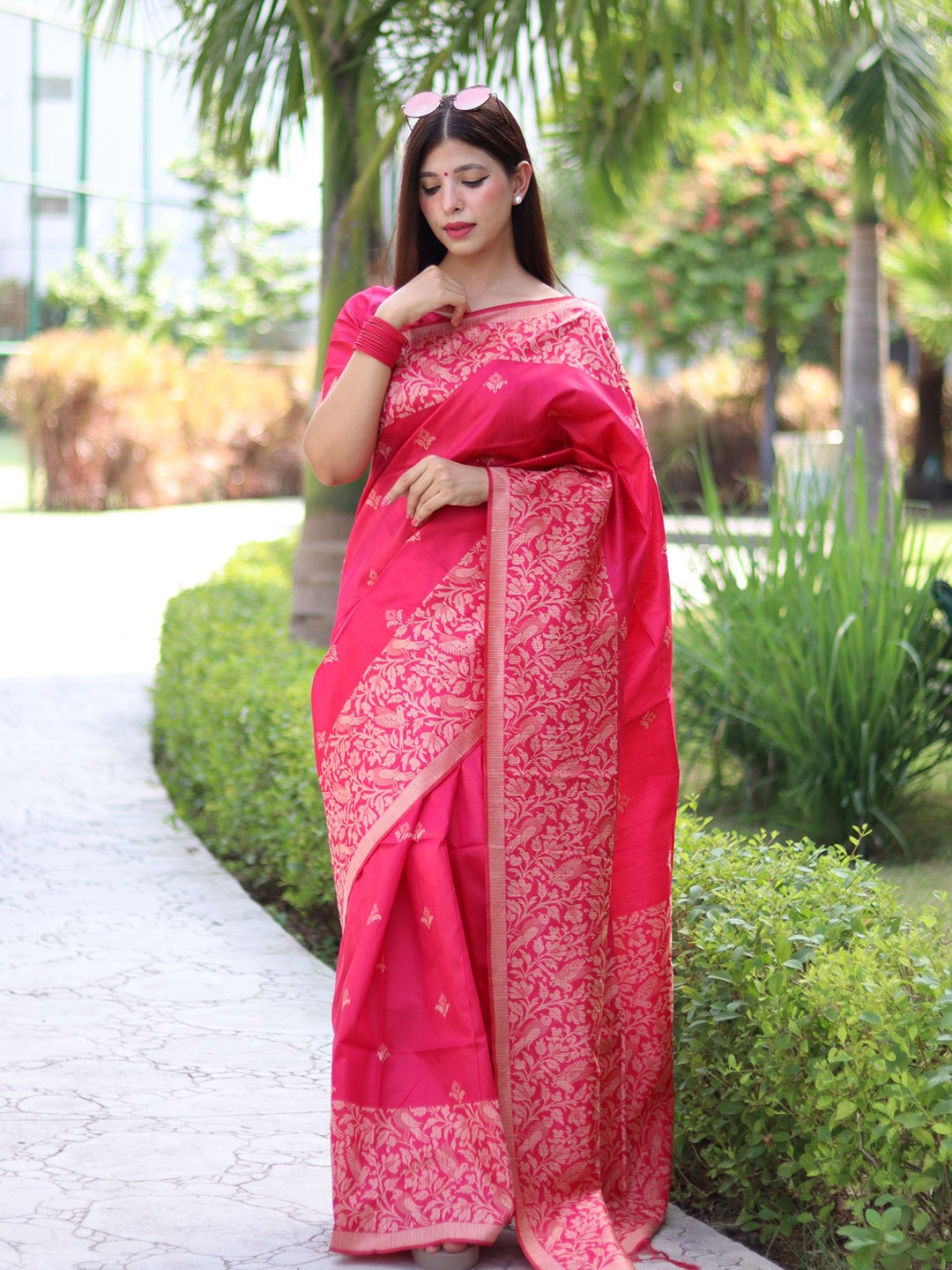 

VISHNU WEAVES Ethnic Motifs Woven Design Zari Bhagalpuri Saree, Pink