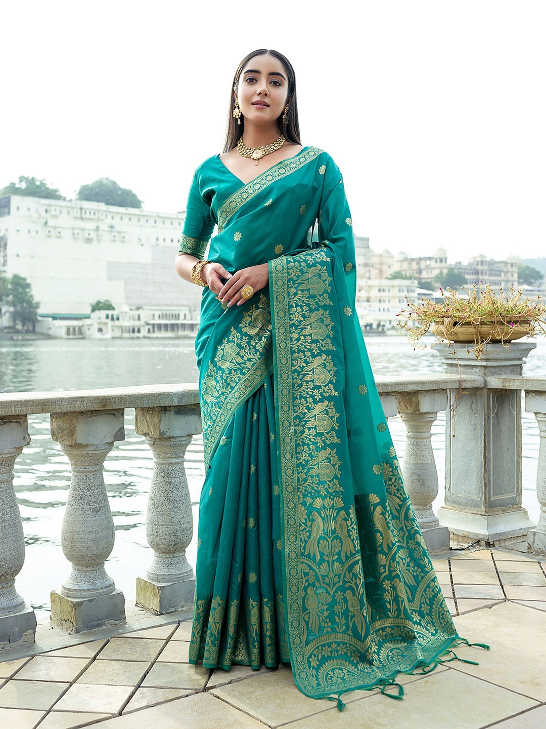 

VISHNU WEAVES Ethnic Motifs Woven Design Zari Bhagalpuri Saree, Teal