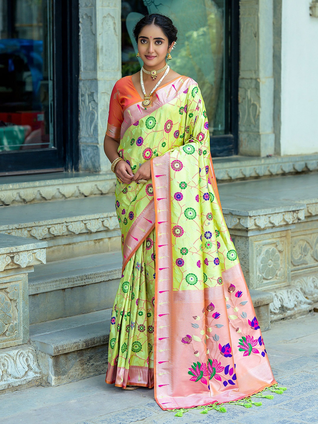 

VISHNU WEAVES Floral Woven Design Zari Pure Silk Paithani Saree, Lime green